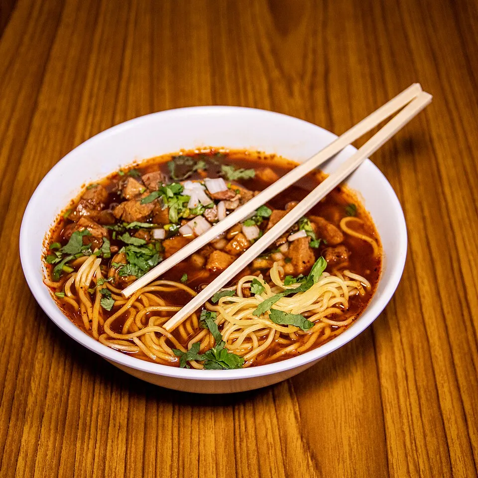 Ramen à base de poudre de légumes et aromates